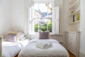 Amazing 5 Bed Victorian House - Clarence House